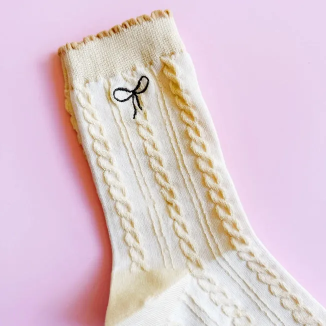BOW EMBROIDERED CABLE KNIT SOCKS