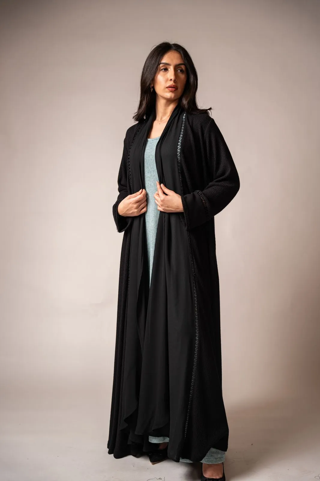 FW24R001-C BT ABAYA SET