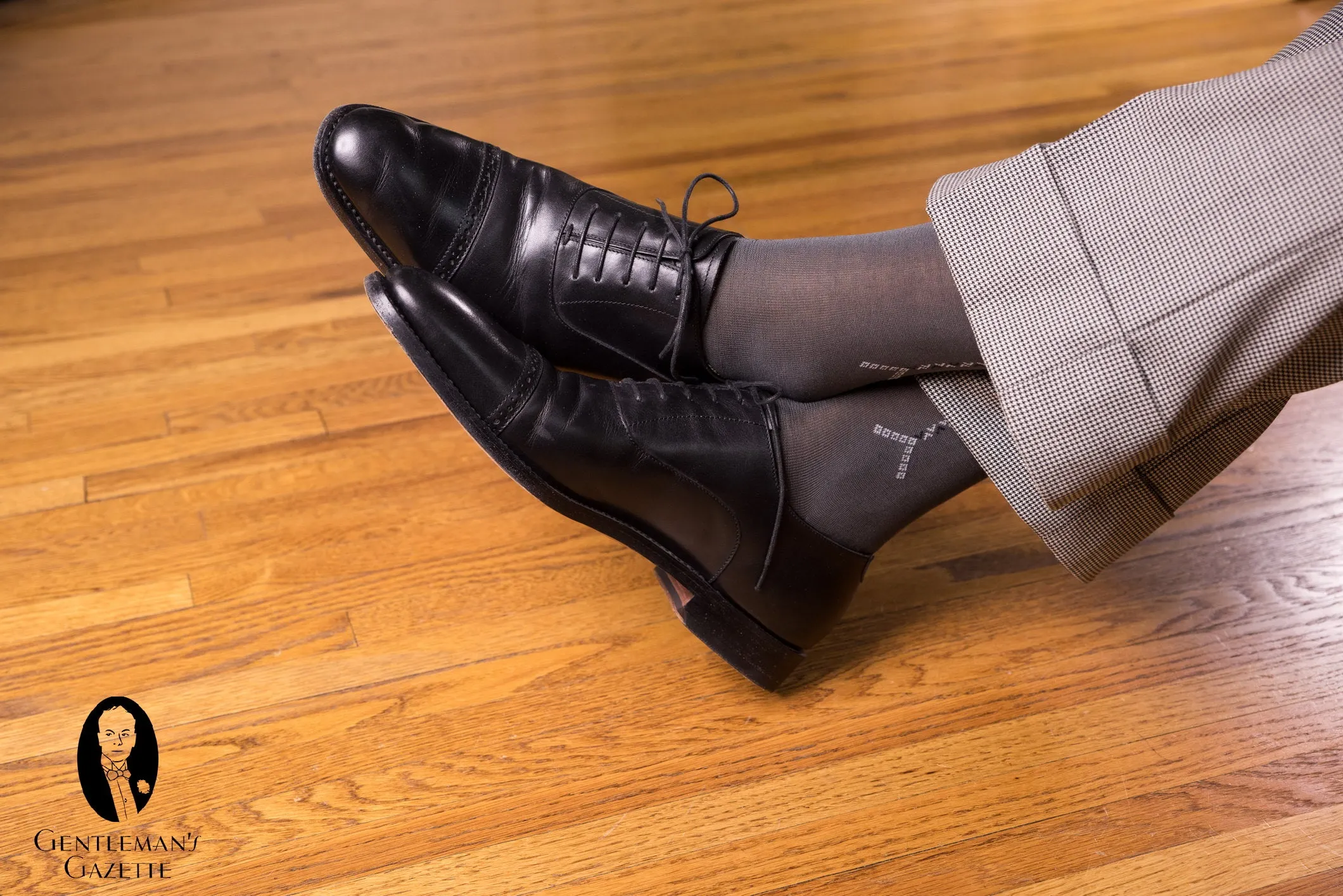 Gray Cotton Socks with Light Gray & Black Clocks