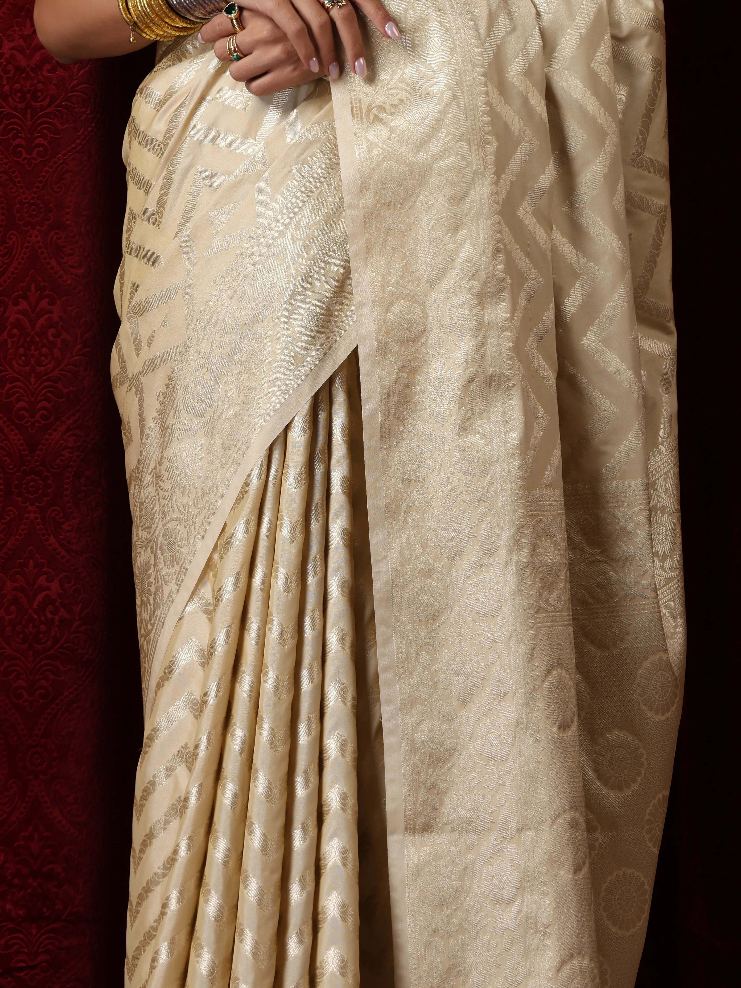 Pure Silk Cream Chevron Saree with Blouse Fabric