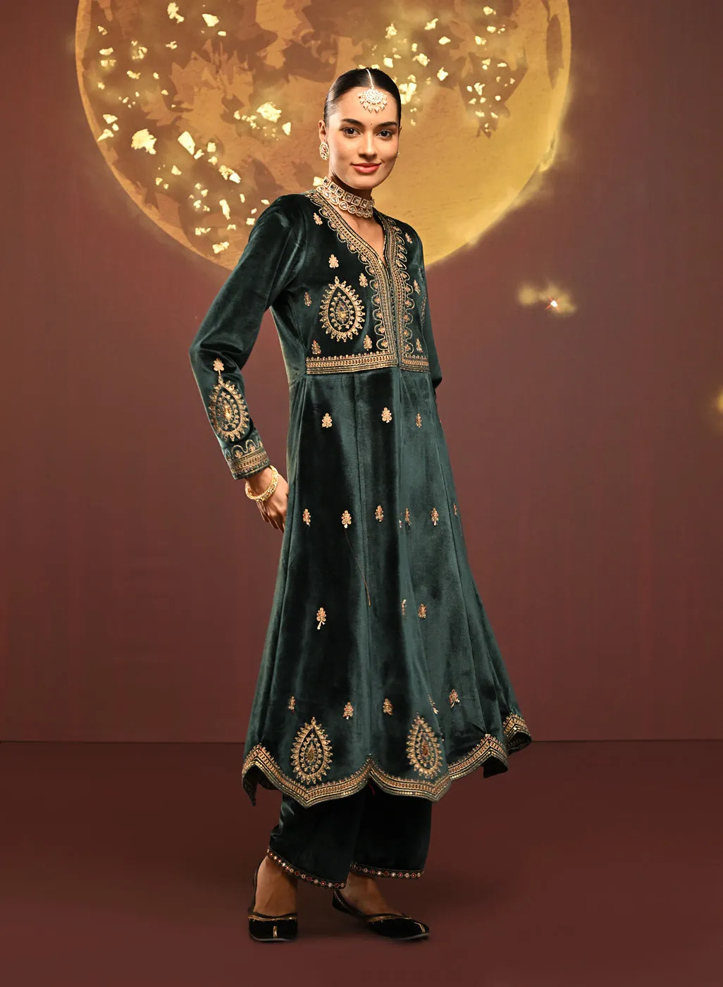 Shanaya Bottle Green Embroidered Velvet Kurta Set for Women