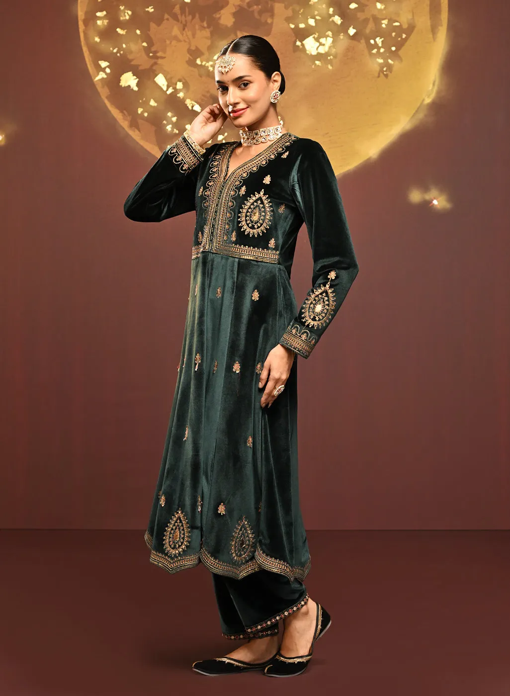 Shanaya Bottle Green Embroidered Velvet Kurta Set for Women